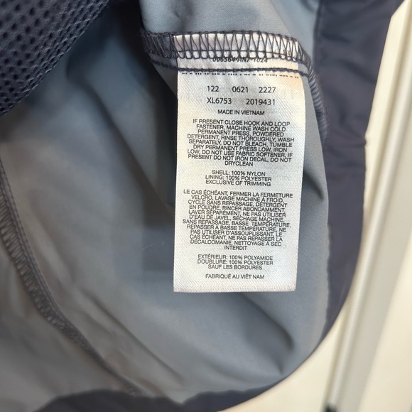 Columbian Windbreaker - Picture 14 of 16